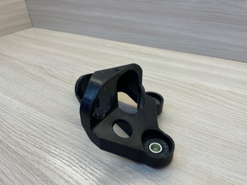 Кронштейн троса КПП