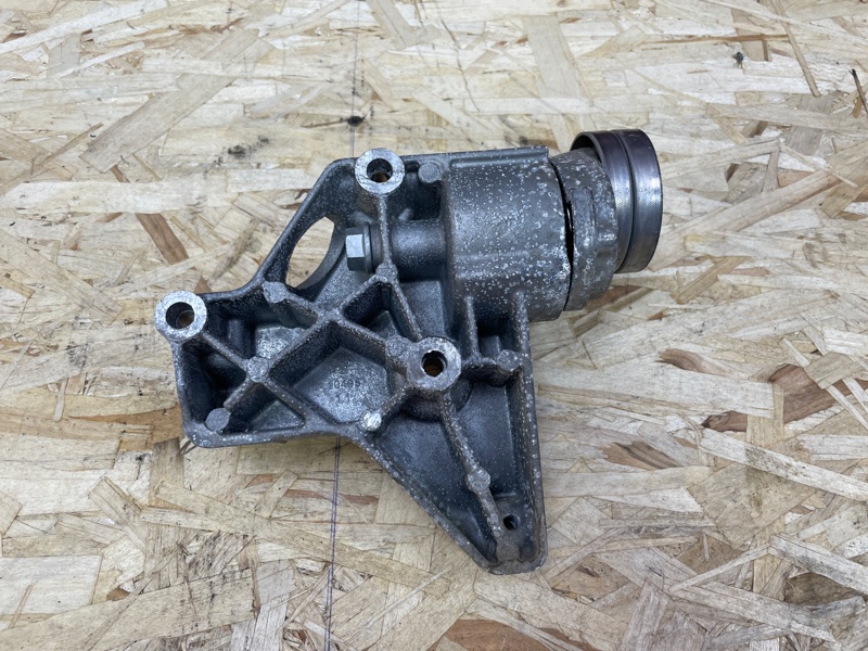 Кронштейн компрессора кондиционера