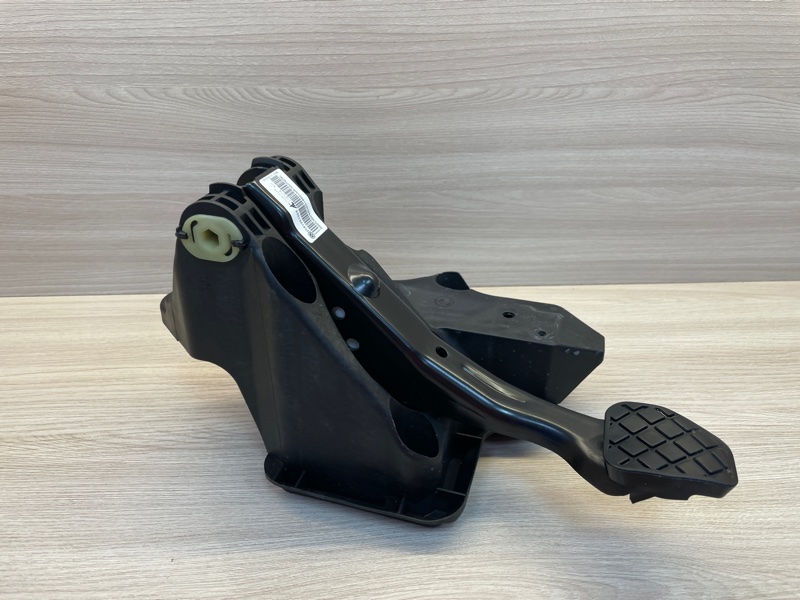 Педаль тормоза