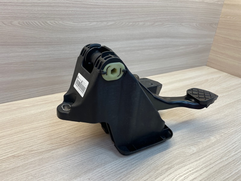 Педаль тормоза