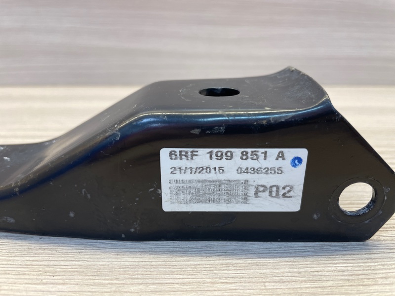 Кронштейн опоры двигателя