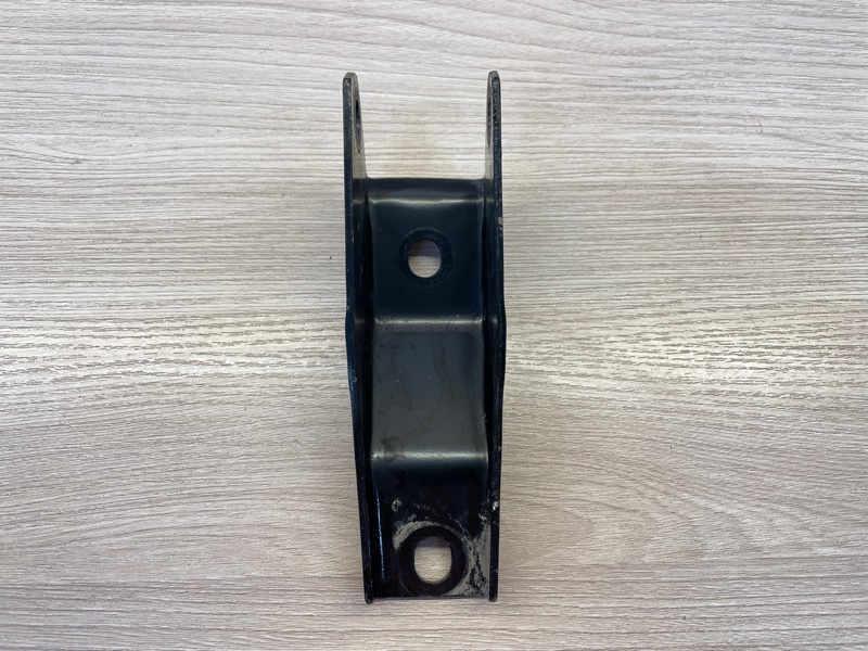 Кронштейн опоры двигателя