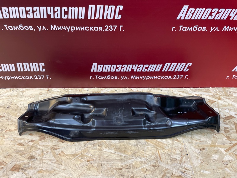 Планка под жабо