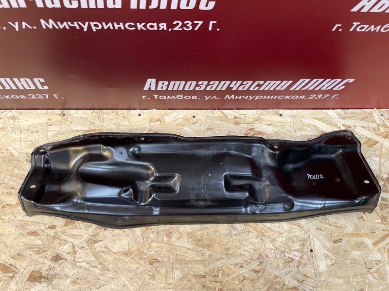 Планка под жабо