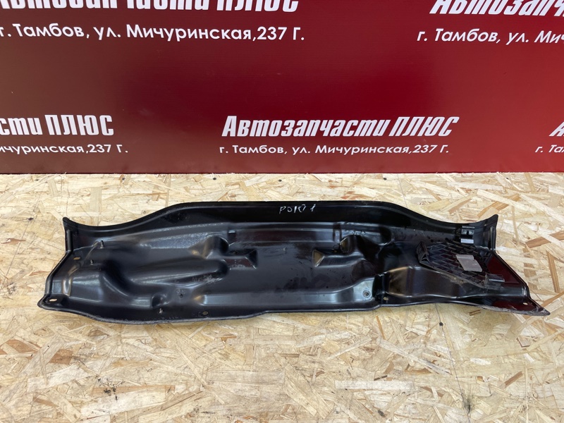 Планка под жабо