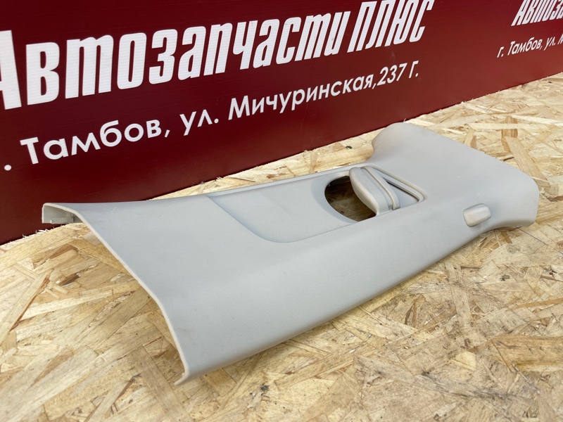 Обшивка средней стойки