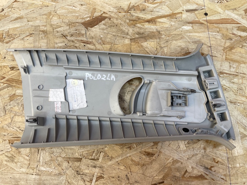 Обшивка средней стойки