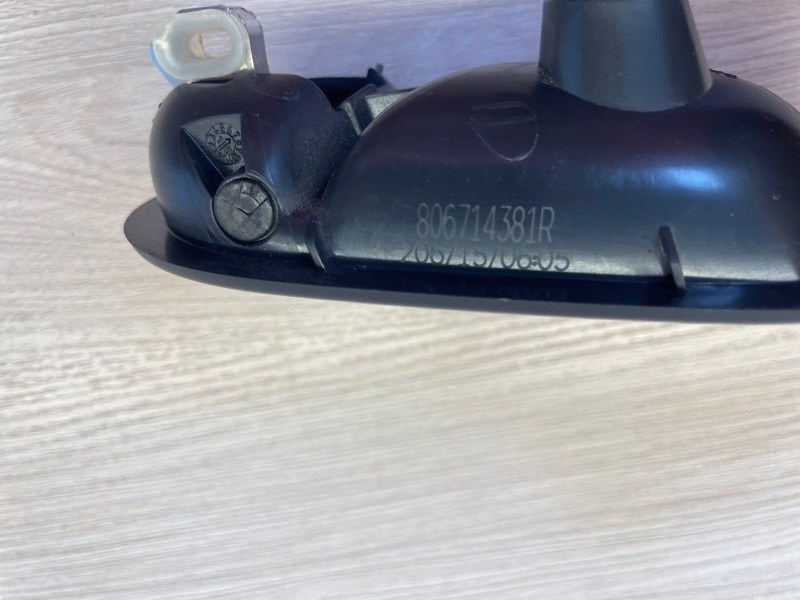 Внутренняя  ручка двери