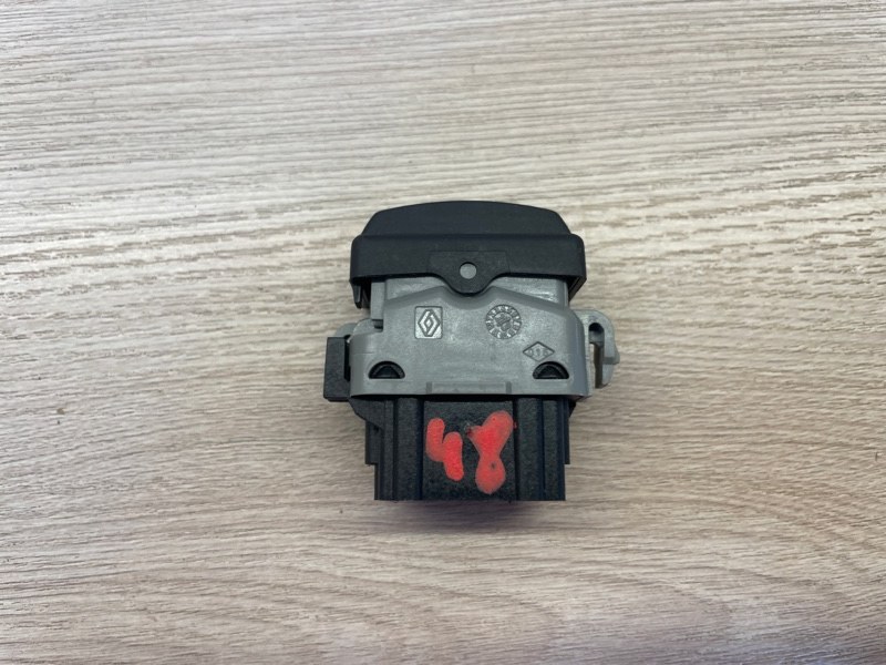 Кнопка центрального замка