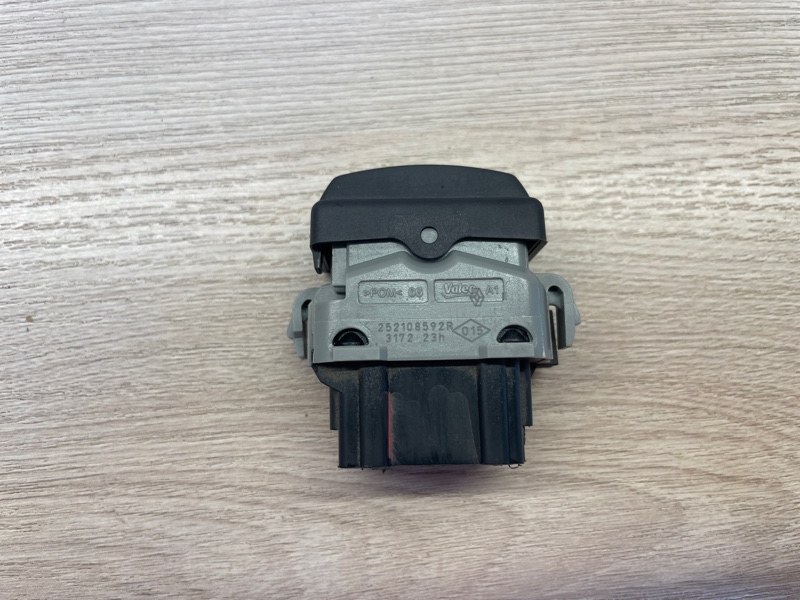 Кнопка центрального замка