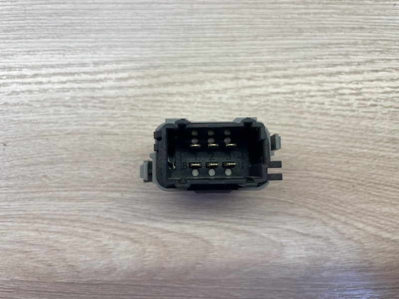 Кнопка центрального замка