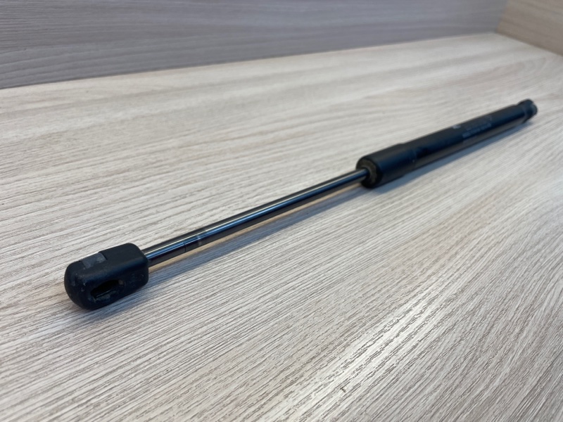 Амортизатор багажника