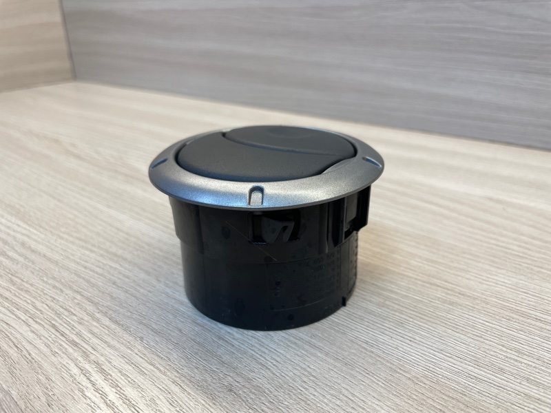 Воздушный дефлектор салона