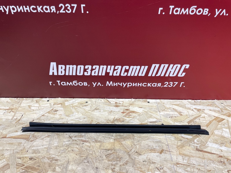 Уплотнитель стекла двери внутренний