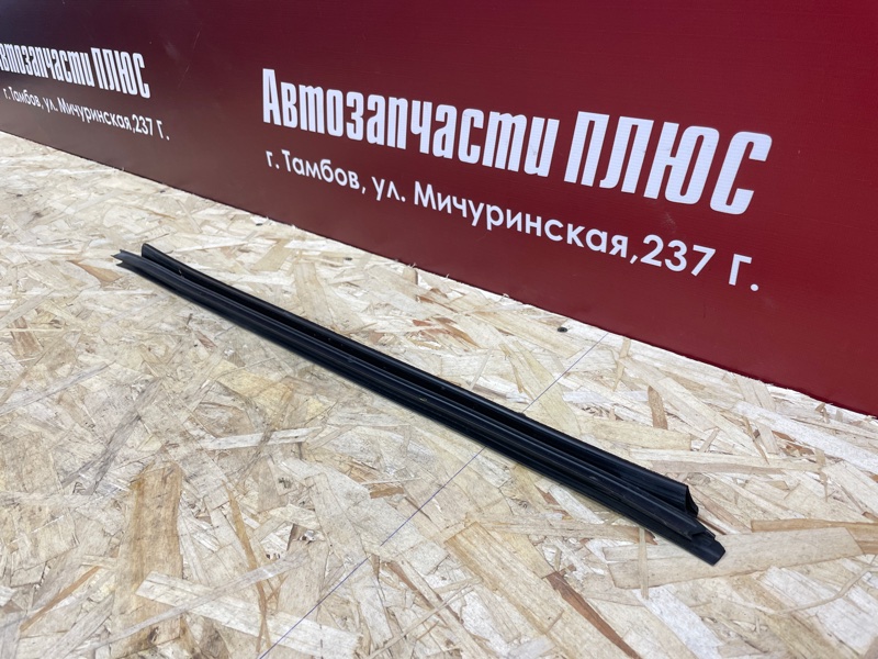 Уплотнитель стекла двери внутренний