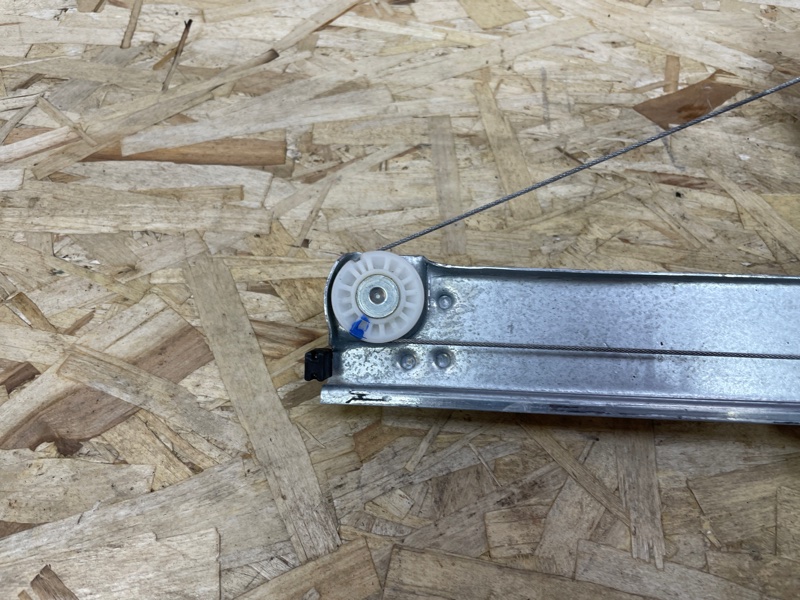 Стеклоподъемник    двери