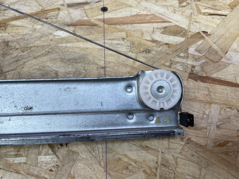 Стеклоподъемник    двери