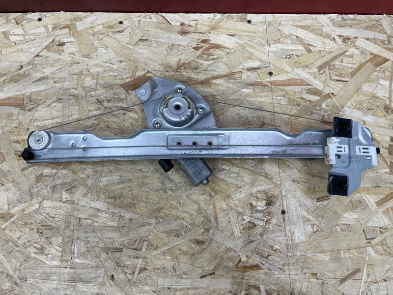 Стеклоподъемник    двери