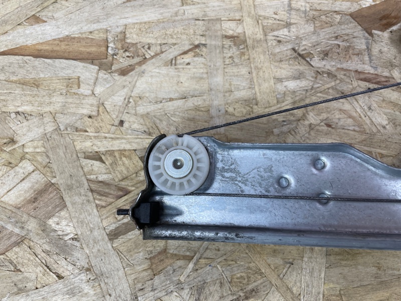 Стеклоподъемник    двери