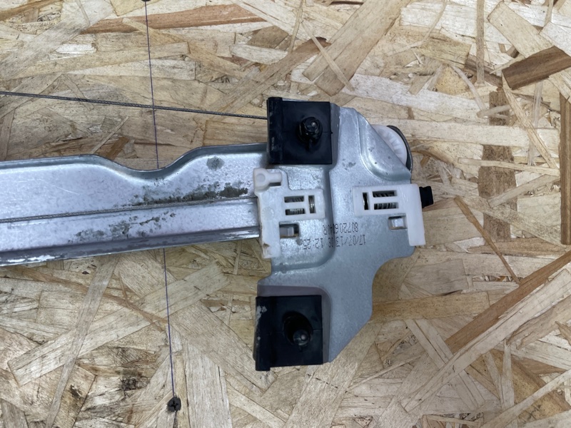 Стеклоподъемник    двери