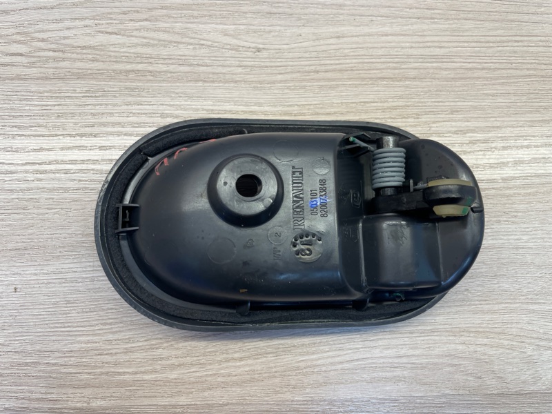 Внутренняя  ручка двери