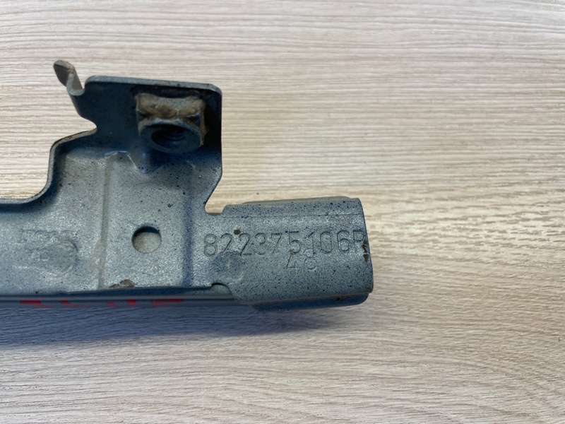 Направляющая стекла     двери