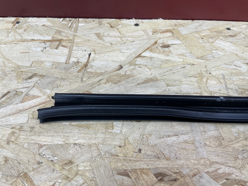 Уплотнитель стекла двери внутренний