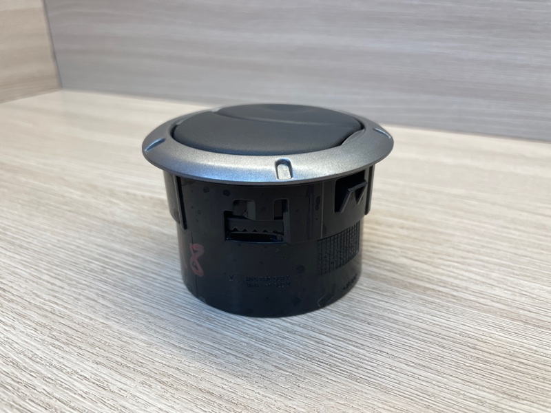 Воздушный дефлектор салона