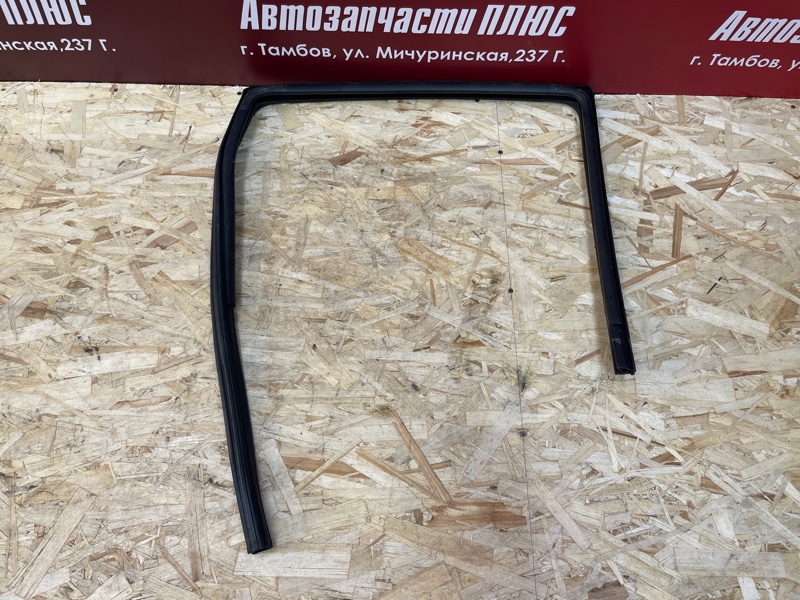 Уплотнитель стекла двери