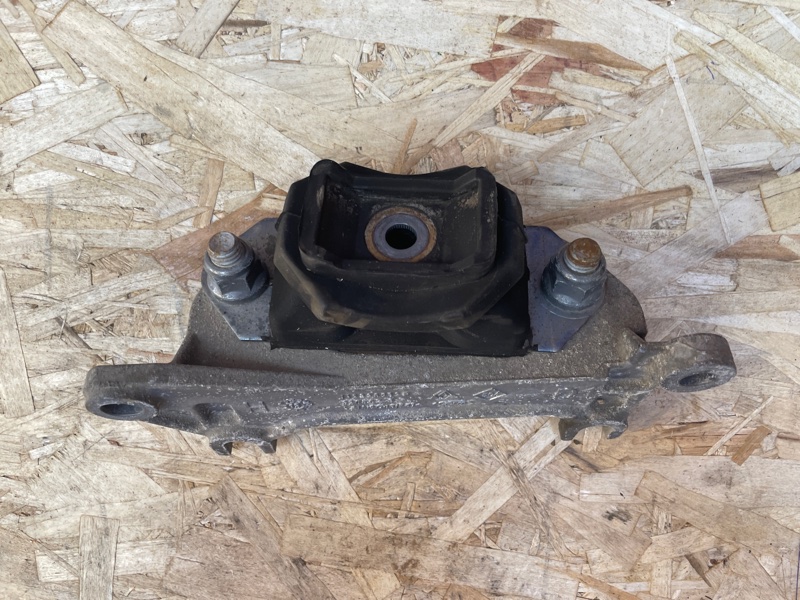 Кронштейн опоры кпп