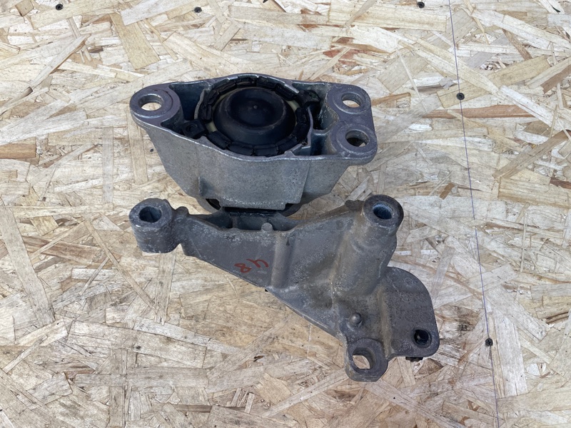 Опора двигателя