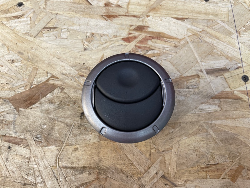 Воздушный дефлектор салона