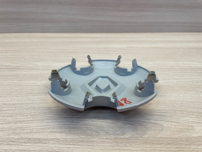 Колпак колеса центральный