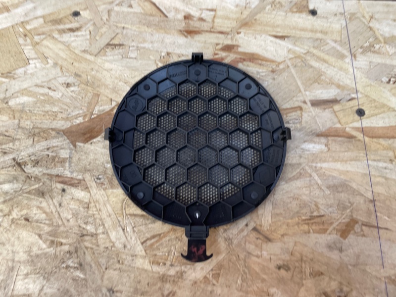 Крышка динамика