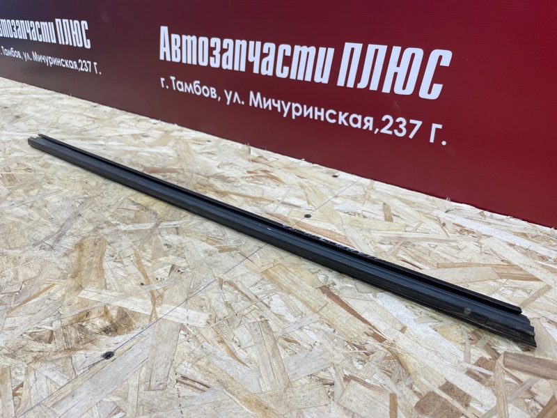 Уплотнитель стекла двери внутренний