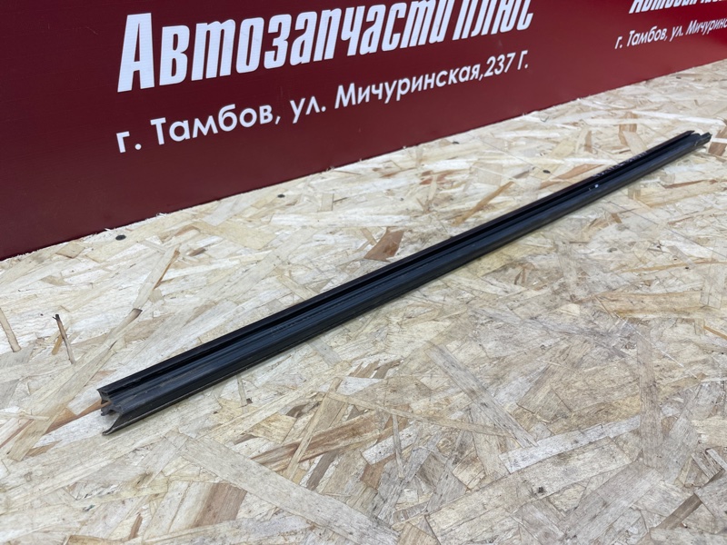 Уплотнитель стекла двери внутренний