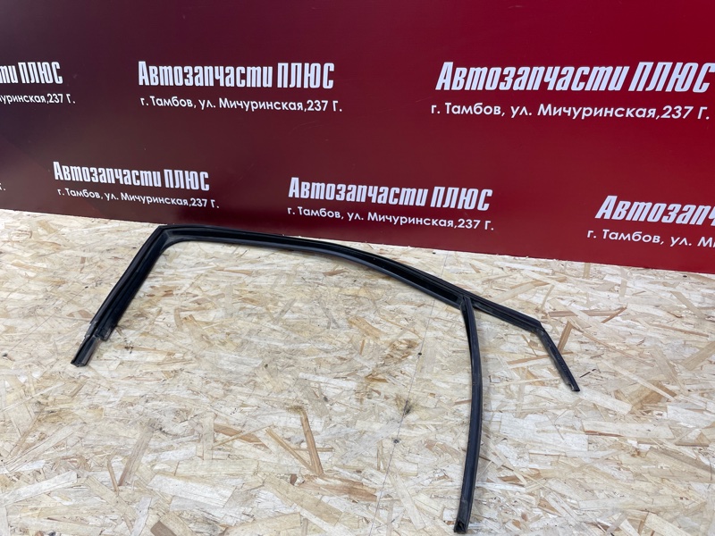 Уплотнитель рамки двери