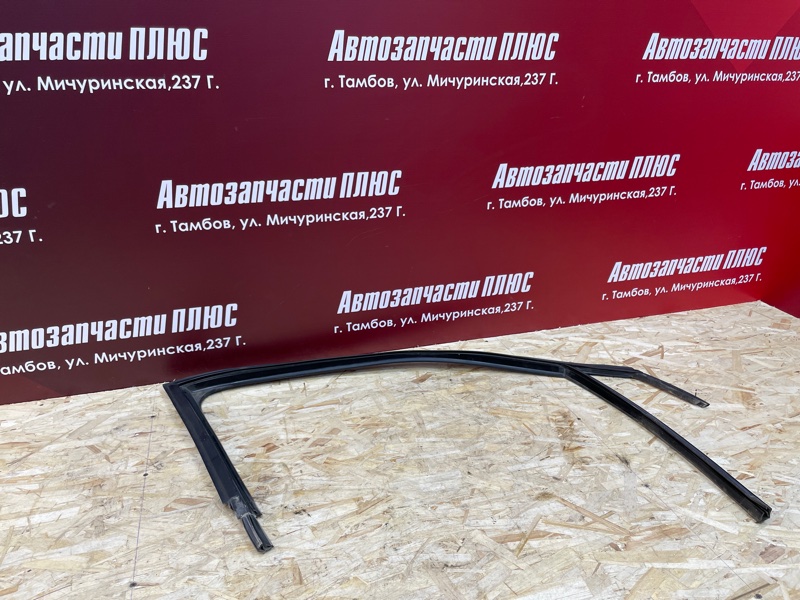 Уплотнитель рамки двери