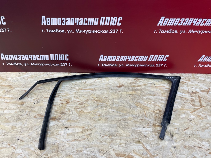 Уплотнитель рамки двери