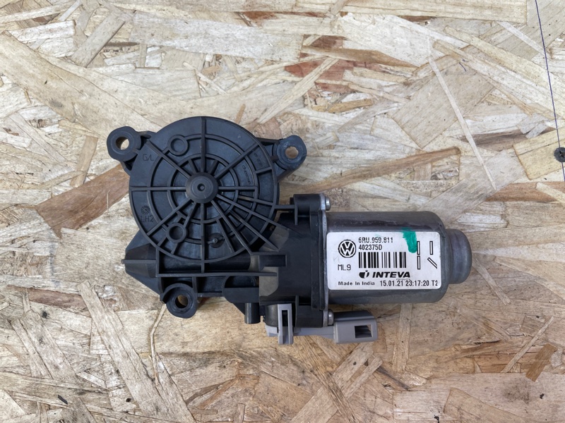 Мотор стеклоподъемника