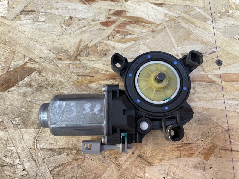 Мотор стеклоподъемника