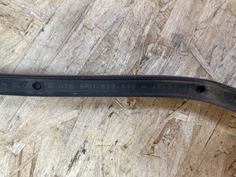 Уплотнительная резинка боковой двери