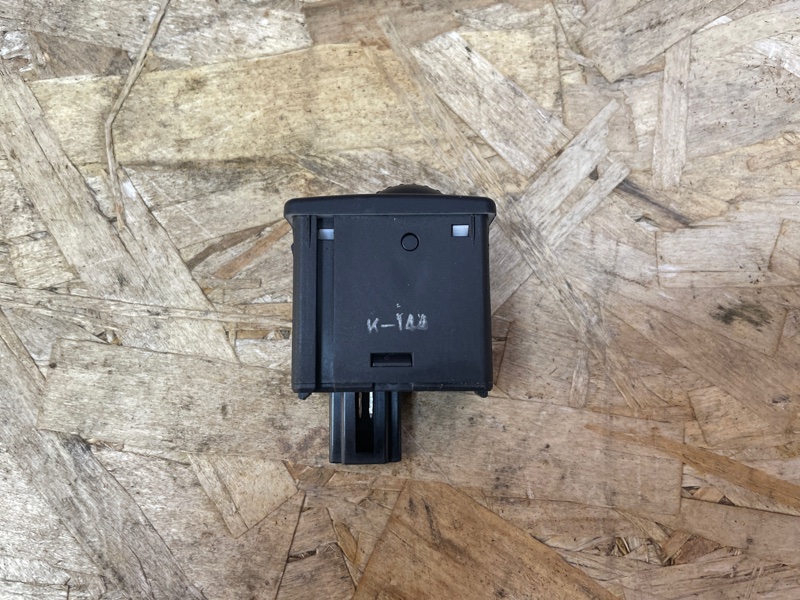 Кнопка корректора фар