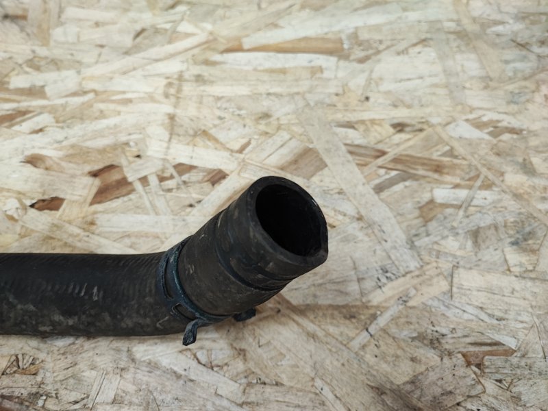 Патрубок радиатора