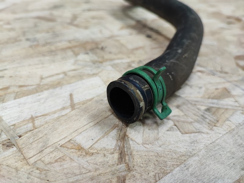 Патрубок отопителя