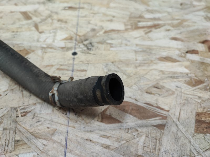 Патрубок отопителя