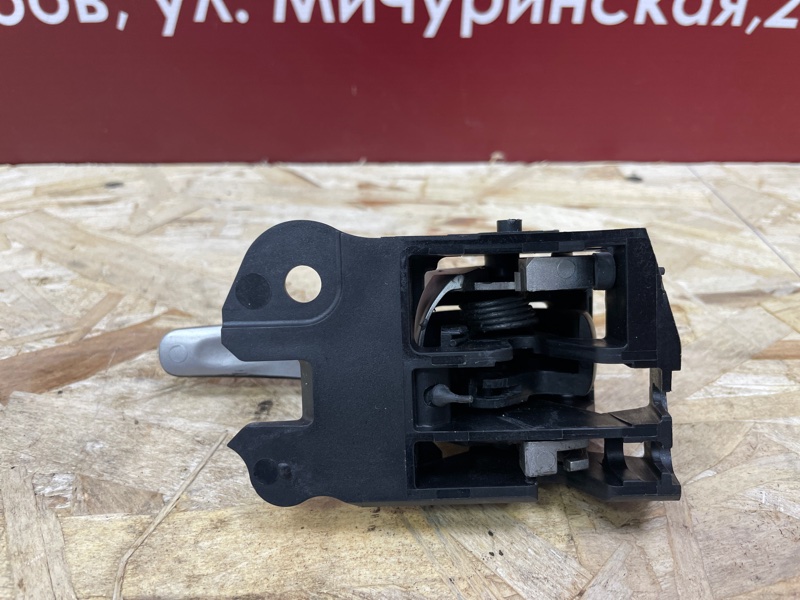 Внутренняя  ручка двери