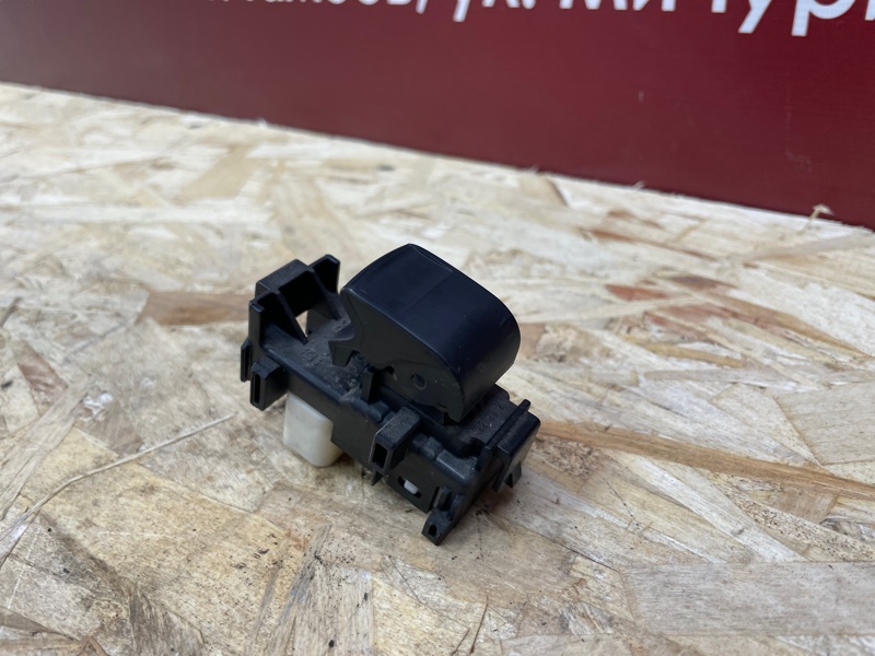 Кнопка стеклоподъемника