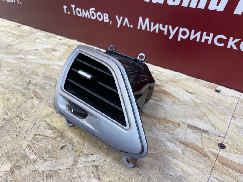 Воздушный дефлектор салона