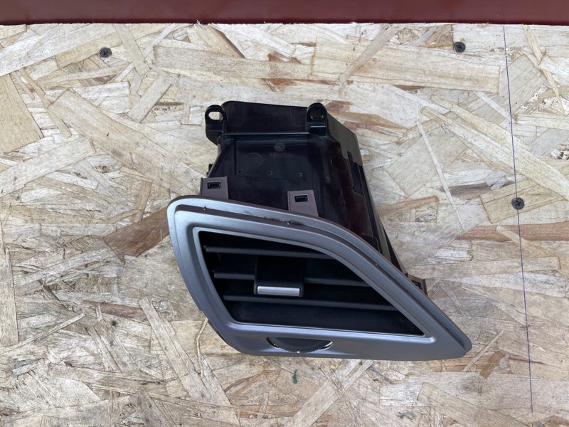 Воздушный дефлектор салона